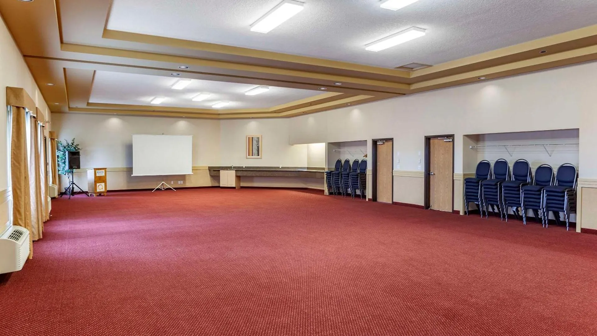 Quality Inn & Suites Edmonton International Airport Leduc 3*,