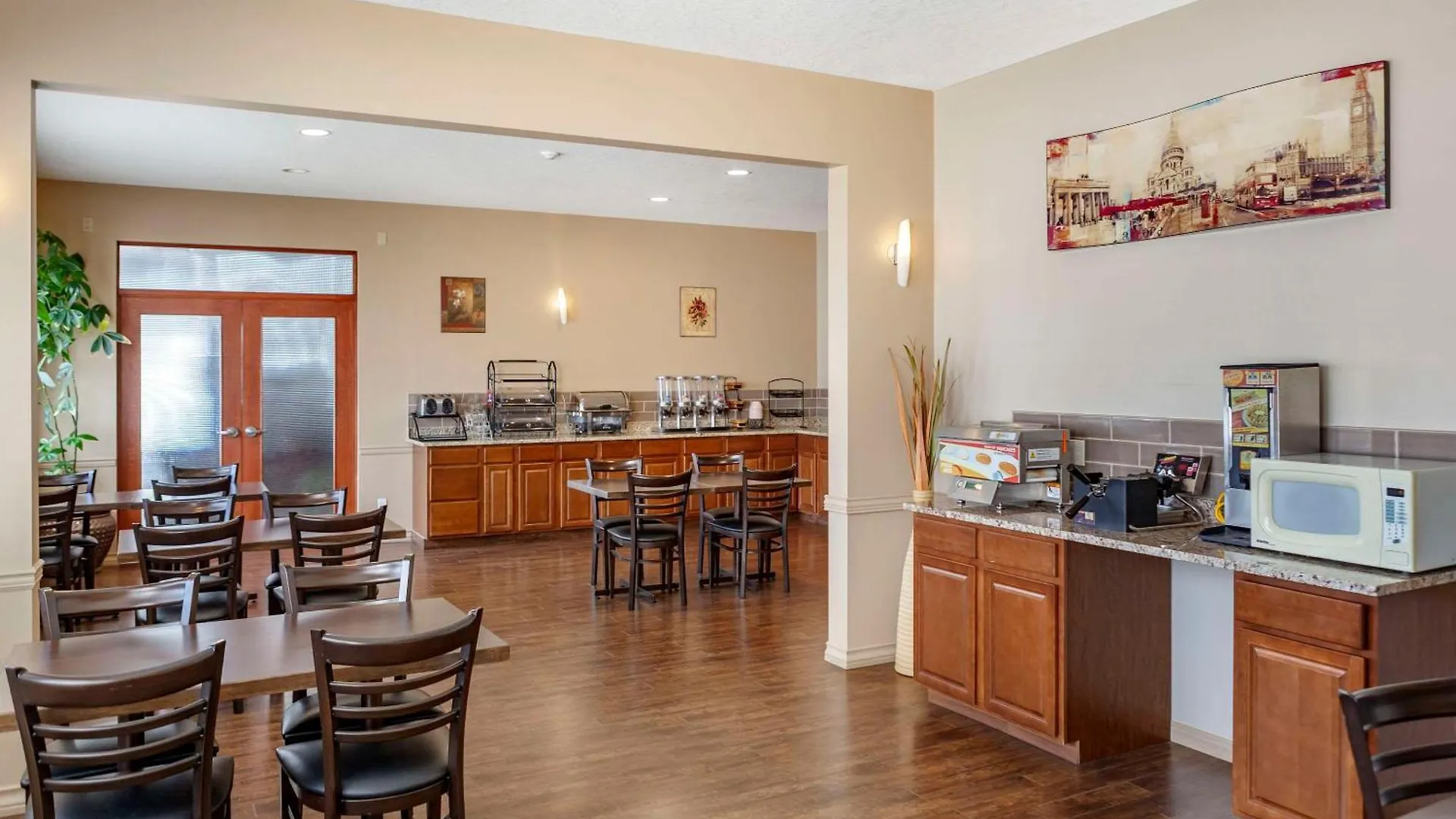 Quality Inn & Suites Edmonton International Airport Leduc Otel
