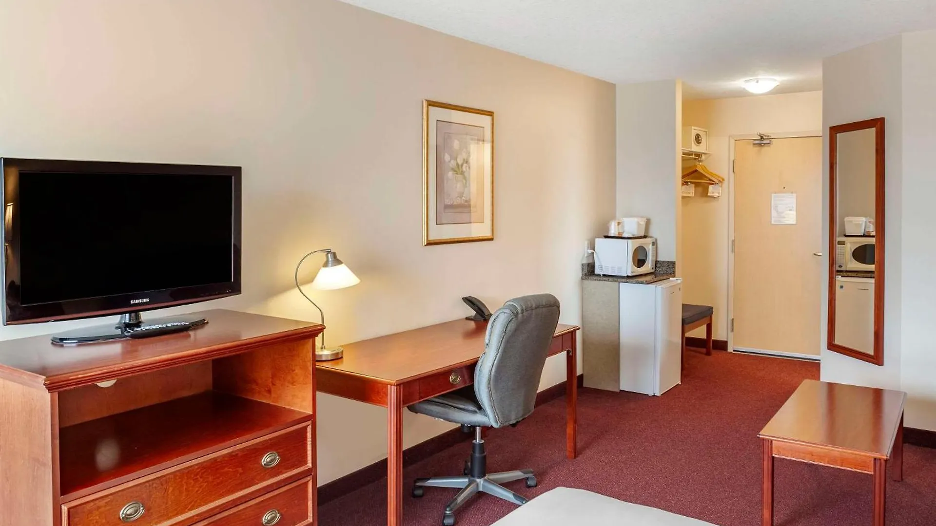 Quality Inn & Suites Edmonton International Airport Leduc 3*,  Kanada