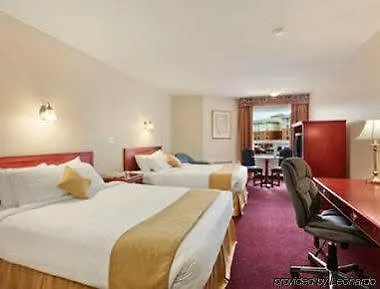 Quality Inn & Suites Edmonton International Airport Leduc