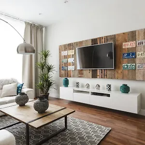 https://mtlvacationrentals-the-fabfour.hotels-in-montreal.org